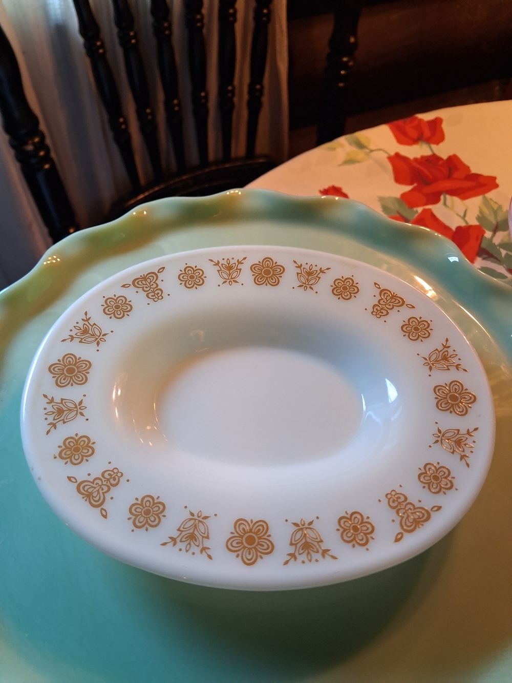 Pyrex White Gravy Boat with Gold Floral Design and Underplate/butterfly Gold - Picture 3 of 4